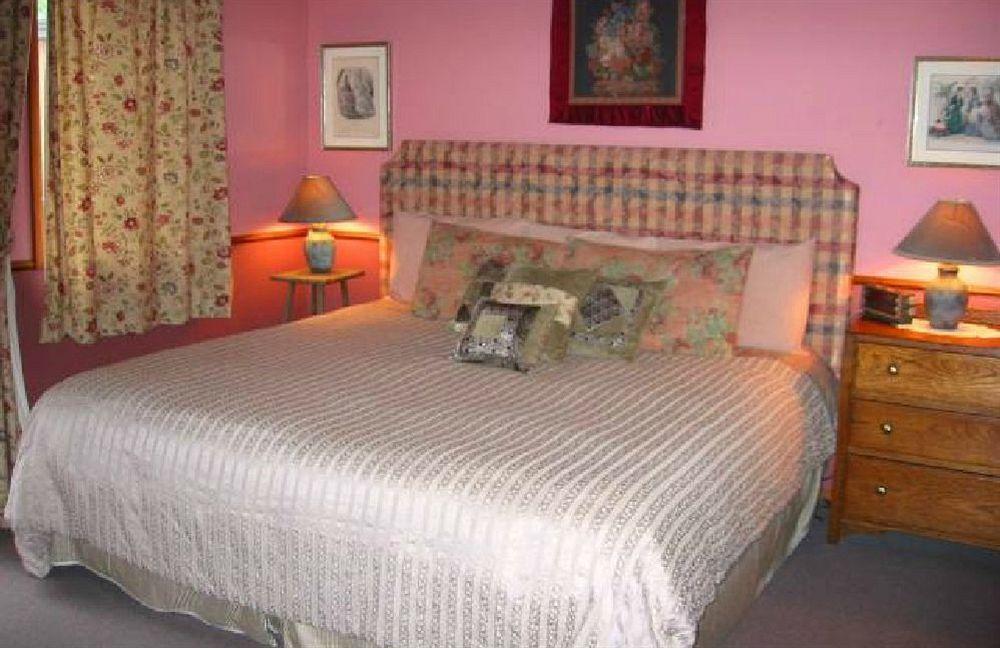 Inn At Clifftop Lane Bed And Breakfast Whistler Buitenkant foto