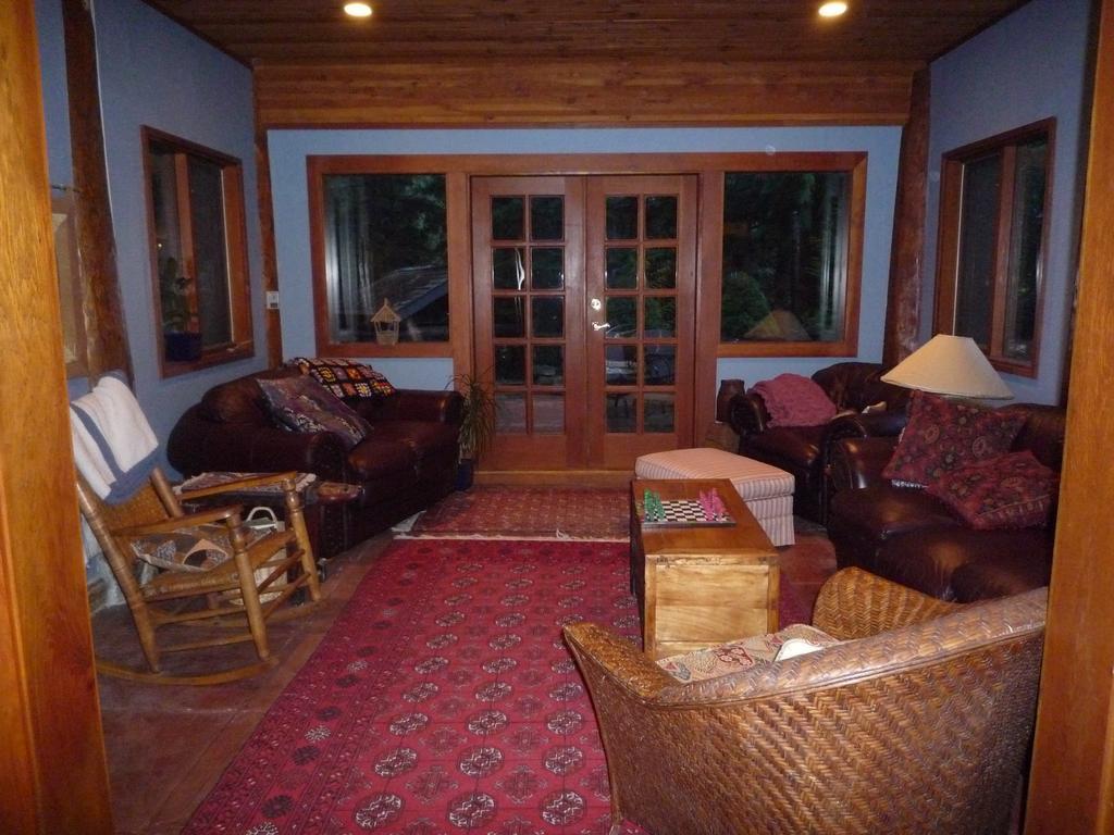 Inn At Clifftop Lane Bed And Breakfast Whistler Buitenkant foto