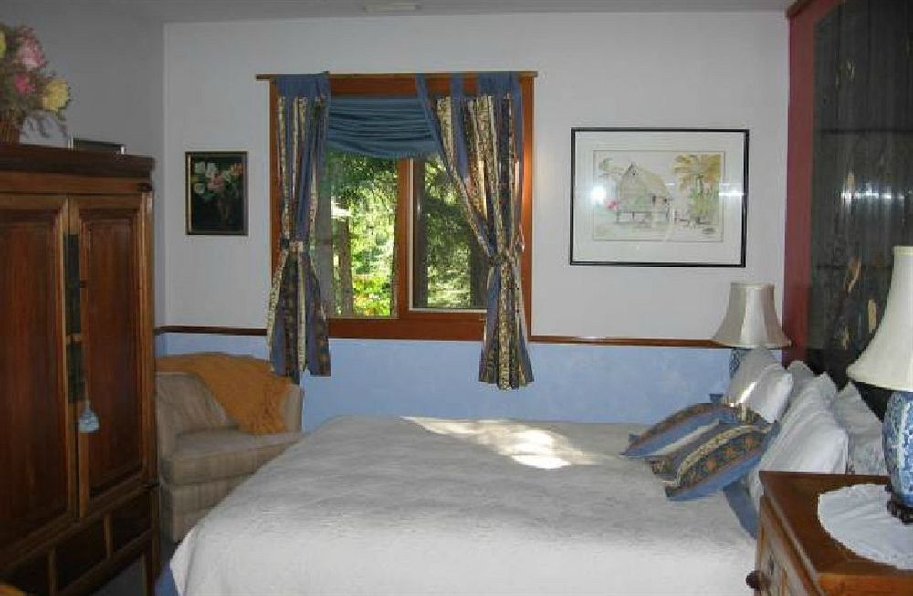 Inn At Clifftop Lane Bed And Breakfast Whistler Buitenkant foto